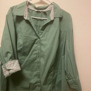 Riders by Lee Sage Green Button Down Shirt Instantly Slims You!